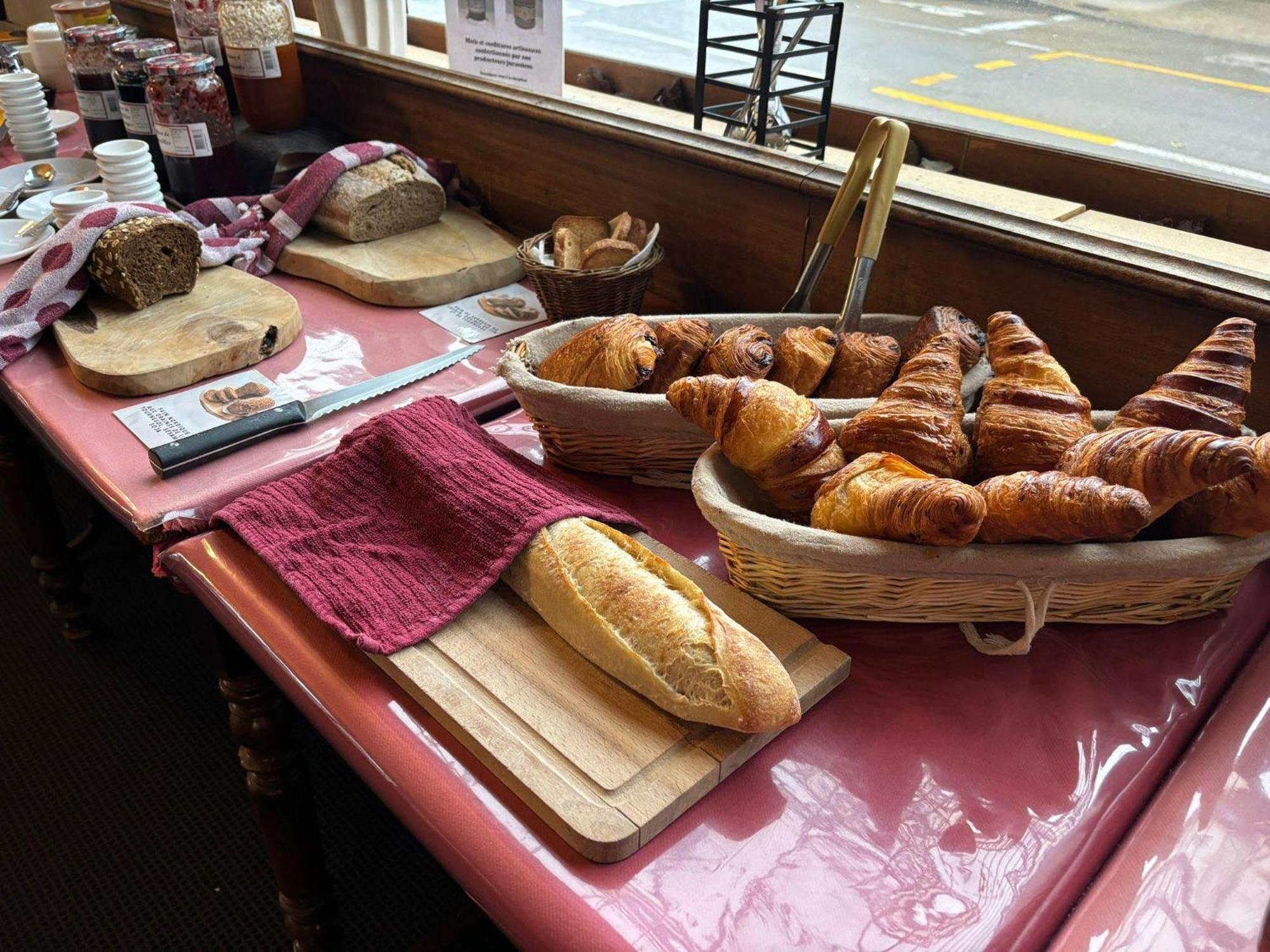 Hotel Terminus - Pizzeria Pizz'A Gogo - Salle De Sport - Face A La Gare Lons-le-Saunier Zewnętrze zdjęcie