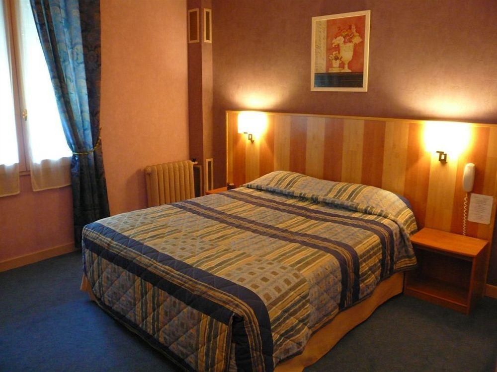 Hotel Terminus - Pizzeria Pizz'A Gogo - Salle De Sport - Face A La Gare Lons-le-Saunier Zewnętrze zdjęcie