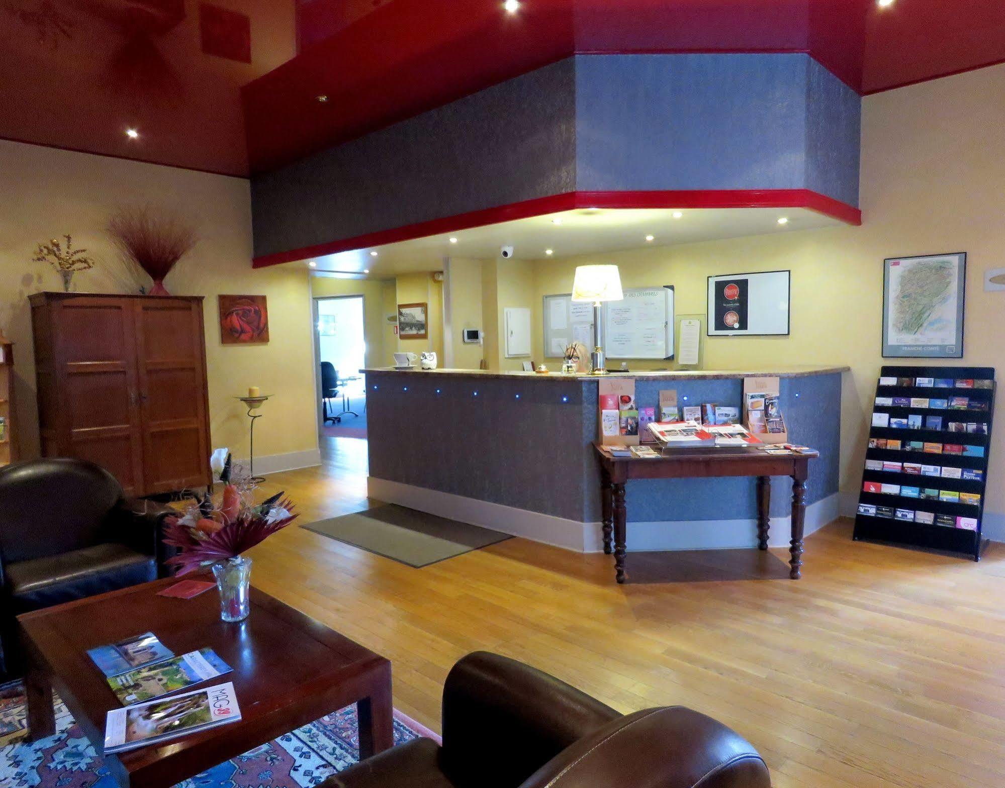 Hotel Terminus - Pizzeria Pizz'A Gogo - Salle De Sport - Face A La Gare Lons-le-Saunier Zewnętrze zdjęcie
